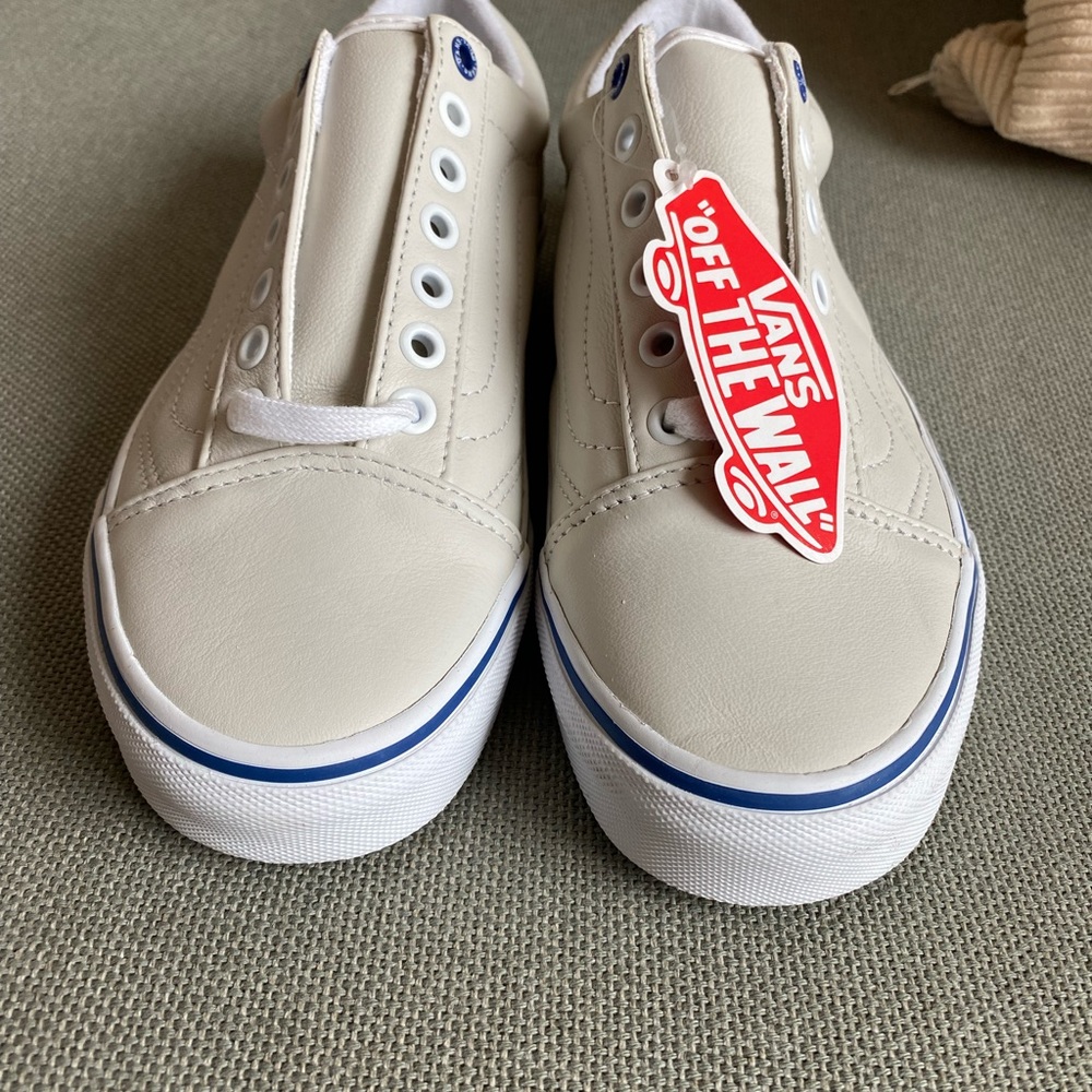 Vans authentic shoe in leather